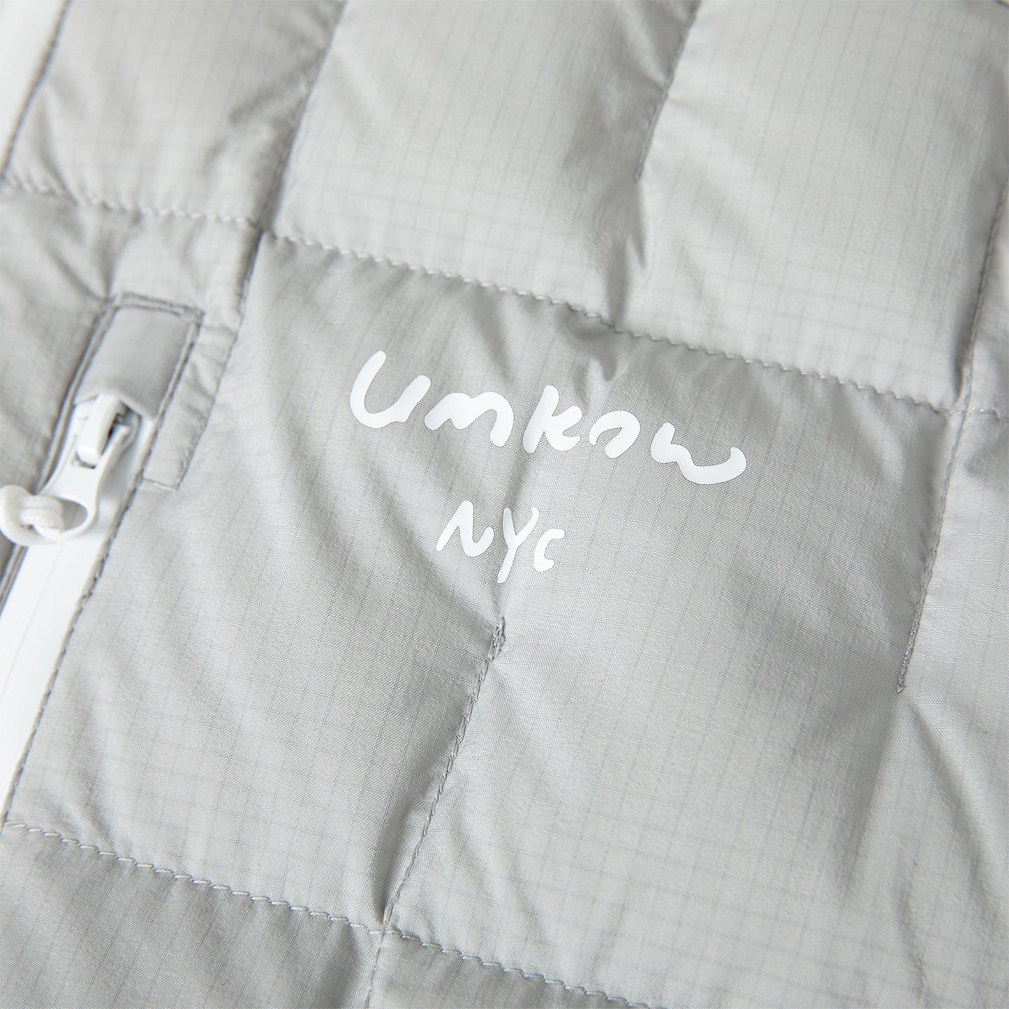 CLASSIC HOODED DOWN JACKET